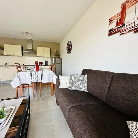 Recent Quartier Des Nouettes Avec Parking דירה