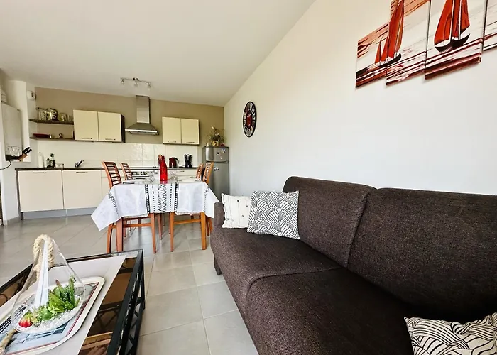 Recent Quartier Des Nouettes Avec Parking Apartmán